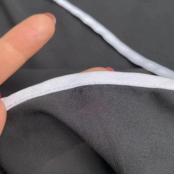 SOY Shine On You Sleeveless Black White Trimmed Cross Back Straps Blouse Size M - Picture 10 of 11